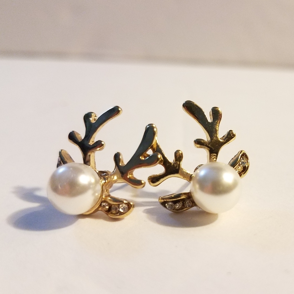 Reindeer Earrings Gold Tone with Faux Pearl New